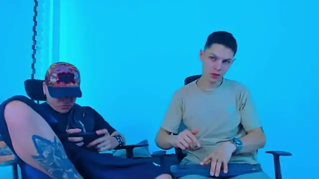 Snapshot of HOT_boy2025 chatting on 8, 11, 2025 HOT boy2025 online show from 8, 11, 2025