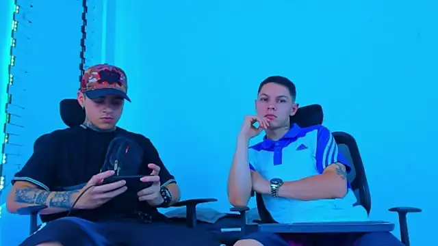 Snapshot of HOT_boy2025 chatting on 8, 11, 2025 HOT boy2025 online show from 8, 11, 2025