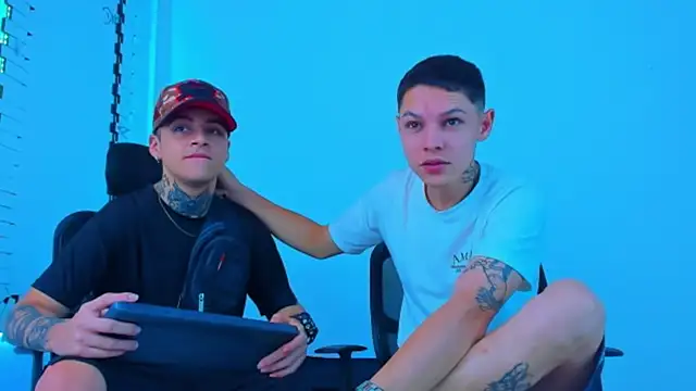 Snapshot of HOT_boy2025 chatting on 10, 11, 2025 HOT boy2025 online show from 10, 11, 2025