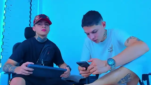 Snapshot of HOT_boy2025 chatting on 11, 11, 2025 HOT boy2025 online show from 11, 11, 2025