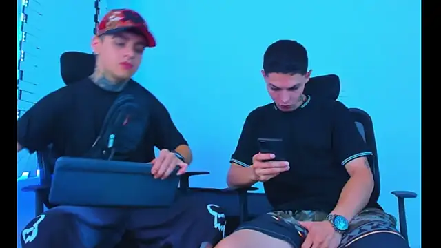 Snapshot of HOT_boy2025 chatting on 16, 11, 2025 HOT boy2025 online show from 16, 11, 2025