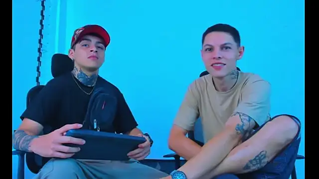 Snapshot of HOT_boy2025 chatting on 17, 11, 2025 HOT boy2025 online show from 17, 11, 2025