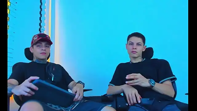 Snapshot of HOT_boy2025 chatting on 23, 11, 2025 HOT boy2025 online show from 23, 11, 2025