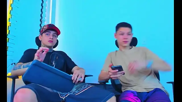 Snapshot of HOT_boy2025 chatting on 25, 11, 2025 HOT boy2025 online show from 25, 11, 2025