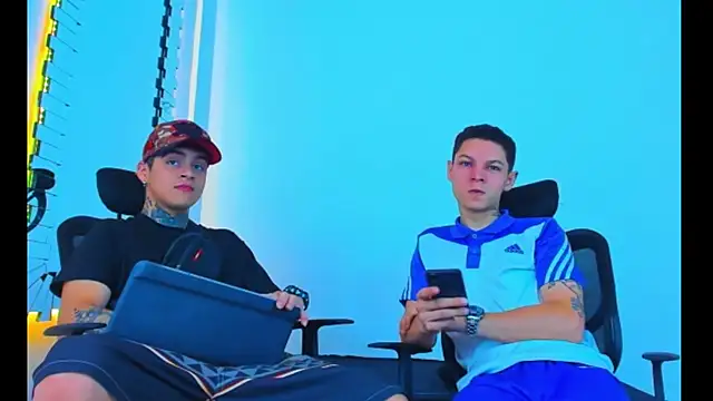 Snapshot of HOT_boy2025 chatting on 27, 11, 2025 HOT boy2025 online show from 27, 11, 2025