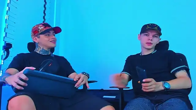 Snapshot of HOT_boy2025 chatting on 5, 12, 2025 HOT boy2025 online show from 5, 12, 2025