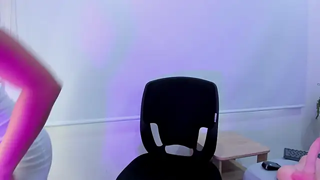 Dapnne  online show from 28, 12, 2024