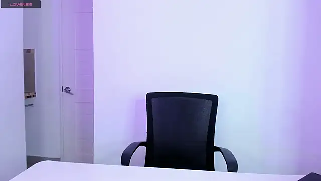 Dapnne  online show from 26, 1, 2025