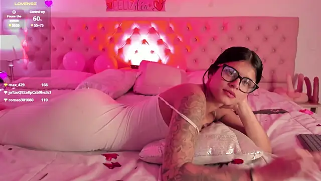 Dapnne  online show from 14, 2, 2025