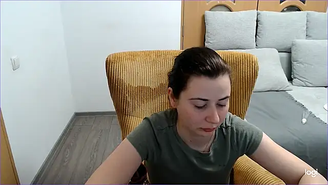 VioletaFlower7 online show from 22, 3, 2026