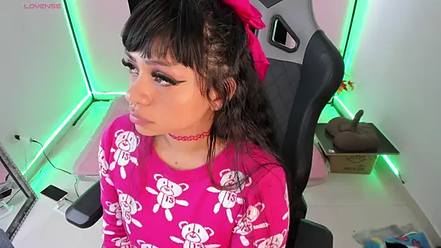 zoesullivan online show from 30, 12, 2024