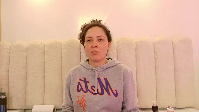 Juliabadlee online show from 24, 3, 2026