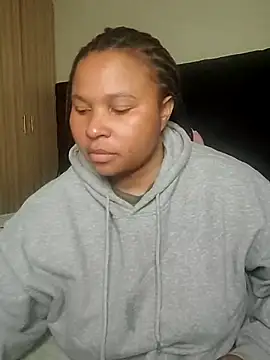 Snapshot of R-thequeen chatting on 23, 7, 2026 R-thequeen online show from 23, 7, 2026