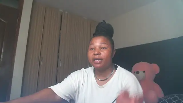 Snapshot of R-thequeen chatting on 29, 7, 2026 R-thequeen online show from 29, 7, 2026