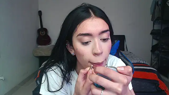 Snapshot of Julieta_De_Los_Angeles chatting on 14, 10, 2025 Julieta De Los Angeles online show from 14, 10, 2025