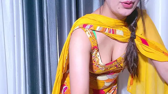 Snapshot of Aashika-Kaur chatting on 27, 4, 2026 Aashika-Kaur online show from 27, 4, 2026