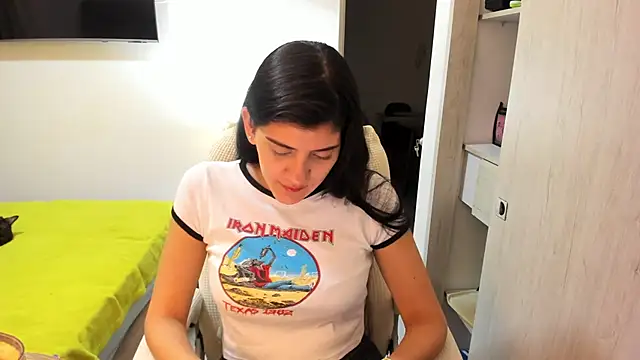 misstoya online show from 15, 10, 2025