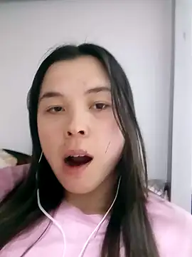 Snapshot of BluesAlyssa chatting on 14, 2, 2025 BluesAlyssa online show from 14, 2, 2025