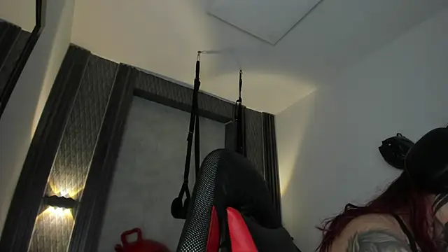 selene red  online show from 1, 12, 2025