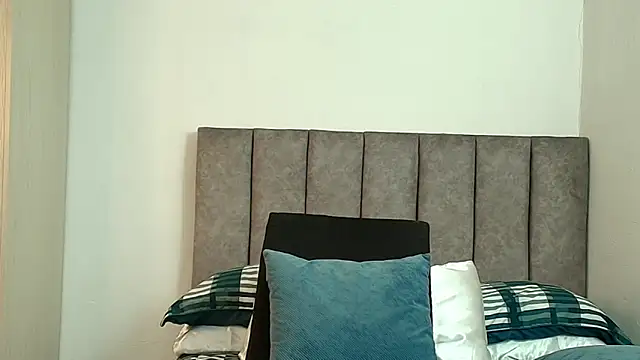 karina lewis  online show from 26, 3, 2026