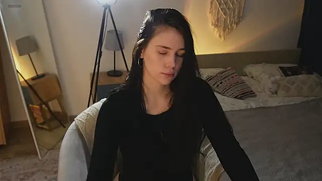 jennetdoll online show from 21, 10, 2025