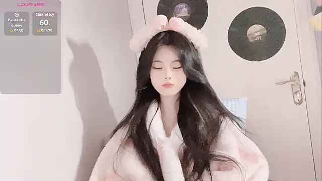 Qedgjwyz1 online show from 5, 2, 2025