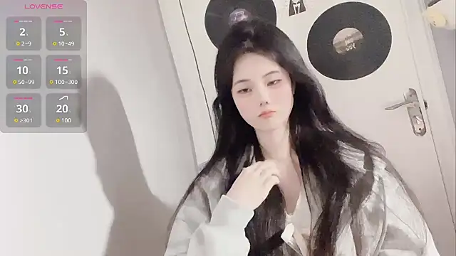 Qedgjwyz1 online show from 19, 2, 2025