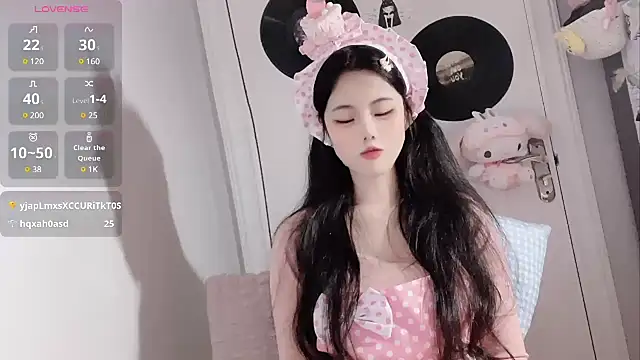 Qedgjwyz1 online show from 18, 3, 2025