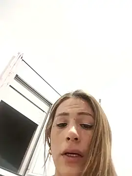 Snapshot of latinasexitrans123 chatting on 17, 10, 2025 latinasexitrans123 online show from 17, 10, 2025