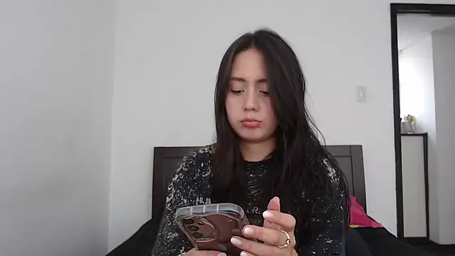 Snapshot of rebecca_collin chatting on 16, 2, 2026 rebecca collin online show from 16, 2, 2026