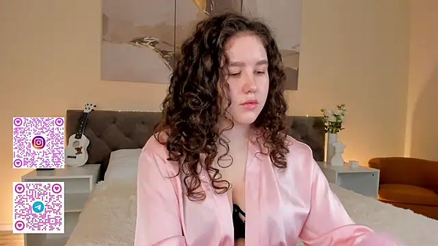 Ariella Sol online show from 17, 9, 2025