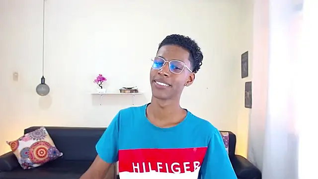 maiki18  online show from 11, 2, 2025