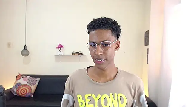 maiki18  online show from 25, 2, 2025