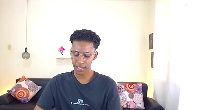 maiki18  online show from 27, 2, 2025