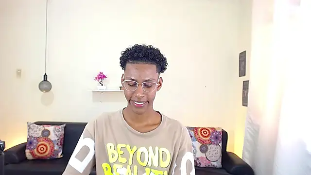 maiki18  online show from 5, 3, 2025