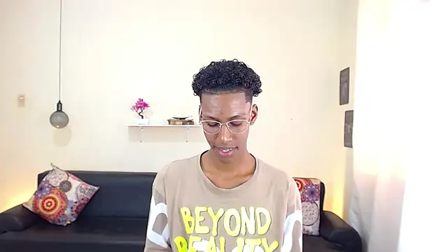 maiki18  online show from 5, 3, 2025