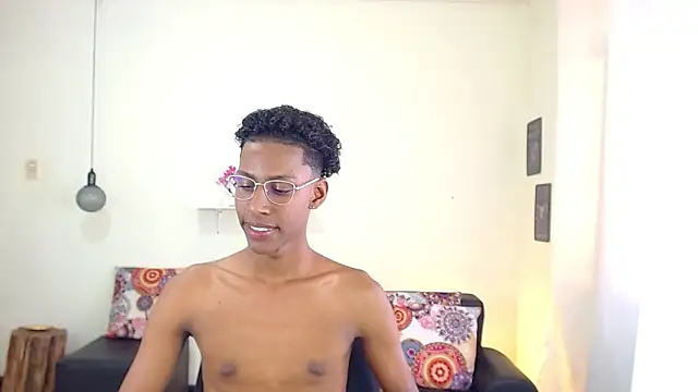 maiki18  online show from 6, 3, 2025