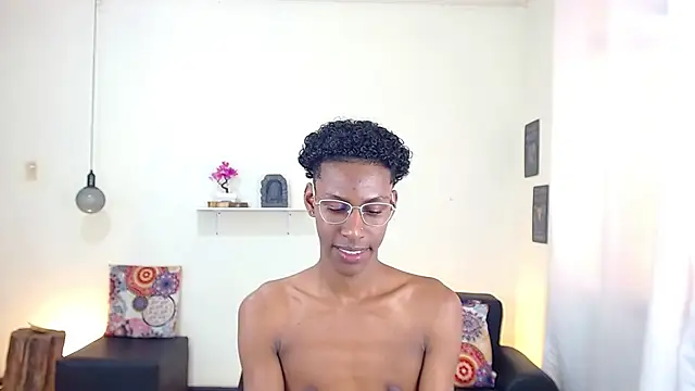 maiki18  online show from 19, 3, 2025