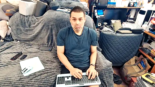 Snapshot of ClampMaster chatting on 18, 10, 2025 ClampMaster online show from 18, 10, 2025