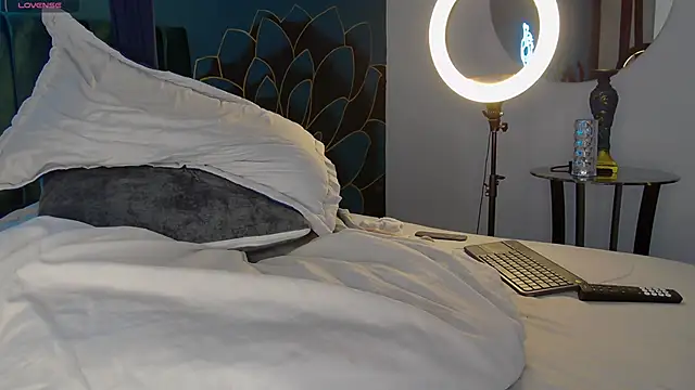 Adam MillanFF online show from 7, 12, 2024