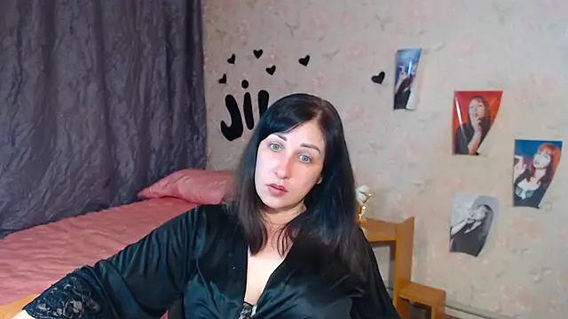 Snapshot of JillStevens chatting on 11, 9, 2025 JillStevens online show from 11, 9, 2025