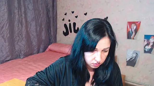 Snapshot of JillStevens chatting on 31, 10, 2025 JillStevens online show from 31, 10, 2025