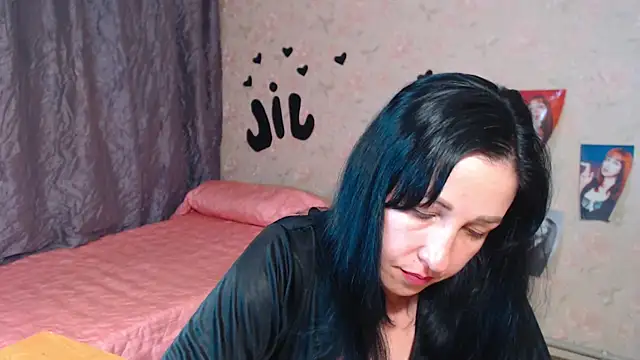 Snapshot of JillStevens chatting on 1, 11, 2025 JillStevens online show from 1, 11, 2025