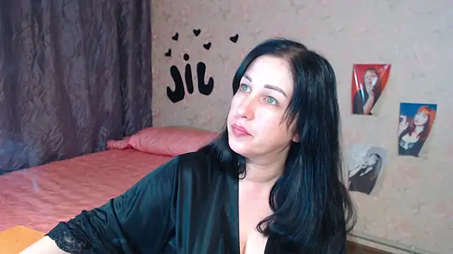 Snapshot of JillStevens chatting on 24, 11, 2025 JillStevens online show from 24, 11, 2025