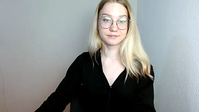 Snapshot of cindi_hot chatting on 12, 3, 2025 cindi hot online show from 12, 3, 2025