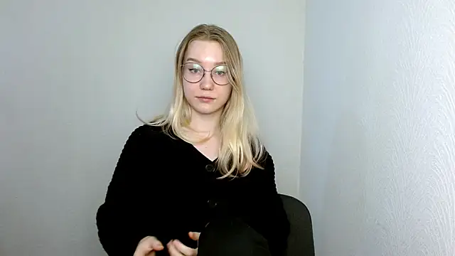 Snapshot of cindi_hot chatting on 18, 3, 2025 cindi hot online show from 18, 3, 2025