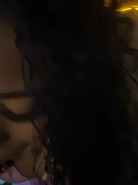 Snapshot of Karolina-Safadinha chatting on 12, 10, 2025 Karolina-Safadinha online show from 12, 10, 2025