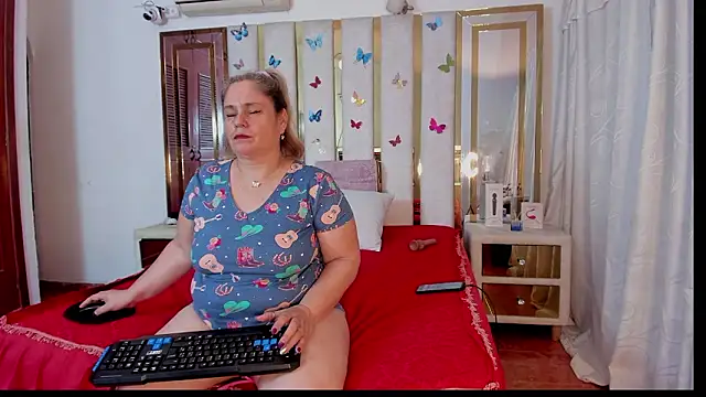 AnyelaGitanaMature online show from 3, 2, 2026