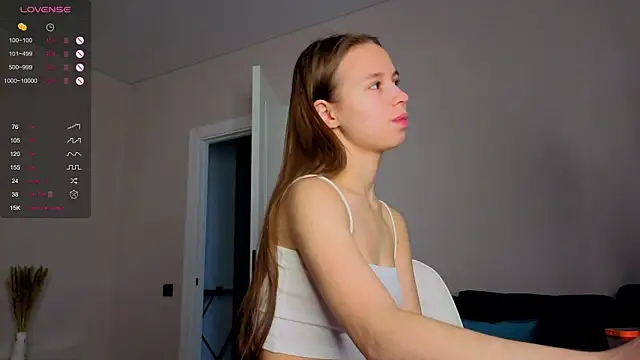 Snapshot of Dream_emma chatting on 28, 9, 2025 Dream emma online show from 28, 9, 2025