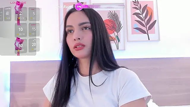 Snapshot of kareena_basu chatting on 27, 11, 2025 kareena basu online show from 27, 11, 2025